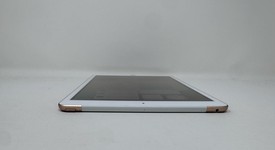 Mint
													Apple iPad 7th Gen - Unlocked, Gold, 128 GB, A2200, photo 4 of 6