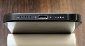 Good
													Apple iPhone 16 Pro Max - Unlocked, Black, 256 GB, A3084, photo 4 of 7