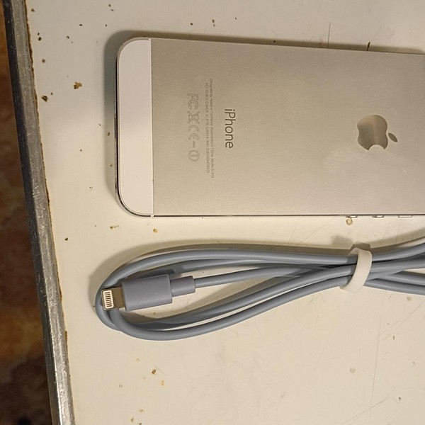 Apple iPhone 5S - Unlocked, 16 GB, Silver, A1453