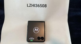 Mint
													Motorola Razr Ultra (2025) - Unlocked, PANTONE Scarab, 1 TB, 16 GB, photo 3 of 11