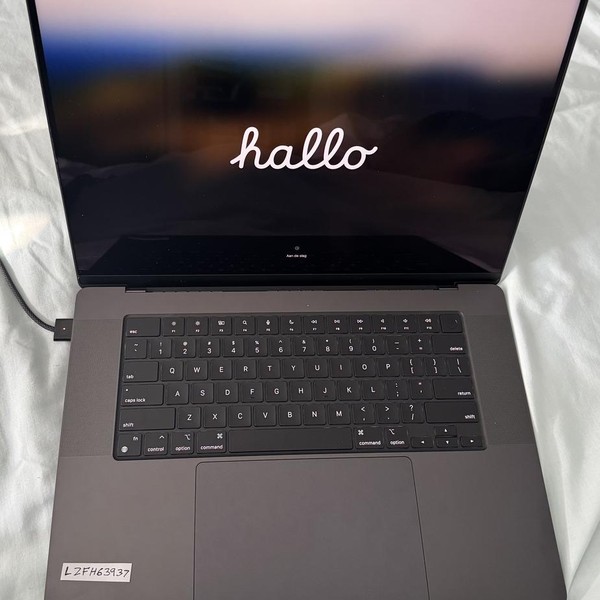 MacBook Pro Late 2023 (M3) - 16 inch - 1 TB, Black, 36 GB, Apple M3 Max 14-core, 30-core GPU