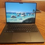 Good MacBook Pro 2026 - 14 inch (M5) - 1 TB, Space Black, 32 GB, Apple M5, Standard Display