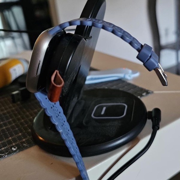 Fitbit Versa 4 - Graphite