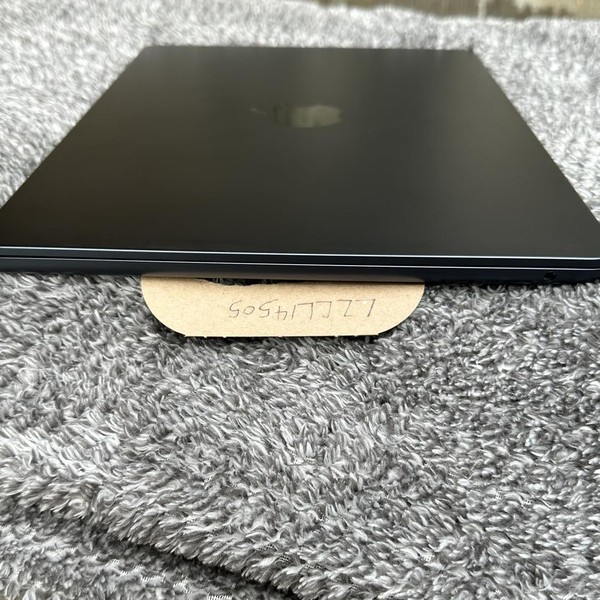 MacBook Air 2022 (M2) - 13 inch - 256 GB, Midnight, 8 GB, Apple M2