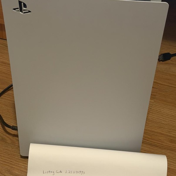 PlayStation 5 Standard Edition (2020) - White, 825 GB, Standard Edition