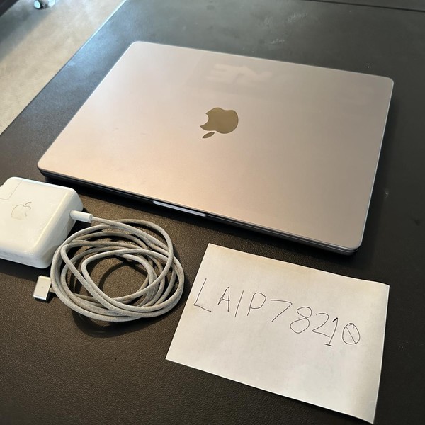 MacBook Pro 2021 - 14 inch - 512 GB, Gray, 16 GB, Apple M1 Pro 8-core