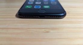 Good
													Apple iPhone SE 3rd Gen 2022 - Verizon, Midnight, 256 GB, A2595, photo 3 of 13