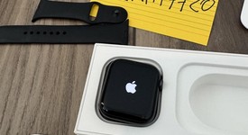 Mint
													Apple Watch Series 4 44mm - Unlocked, Gray, A1976 - Cellular, Aluminum, photo 2 of 11