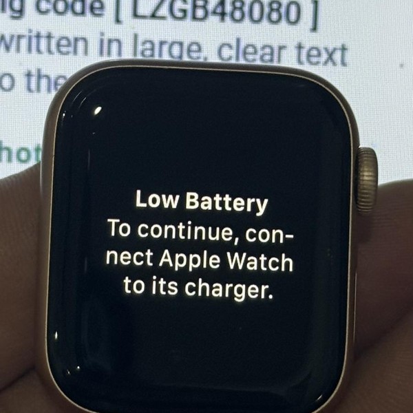 Apple Watch Series 5 40mm - Unlocked, Gold, A2094 Cellular, Aluminum