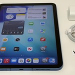 Mint Apple iPad 11th Gen - Unlocked, 128 GB, Blue, A3355