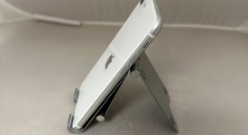 Good
													Apple iPhone SE 2nd Gen 2020 - Unlocked, White, 64 GB, A2275, photo 4 of 6