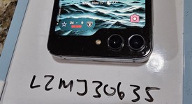 Good
													Samsung Galaxy Z Flip5 - Unlocked, Green, 512 GB, 8 GB, SM-F731U1, photo 4 of 4