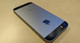 Good
													Apple iPhone SE 1st Gen 2016 - Verizon, Grey, 16 GB, A1662, photo 4 of 4