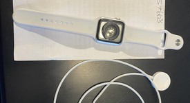 Mint
													Apple Watch Series 4 44mm - Sprint, Silver, A1976 - Cellular, Aluminum, photo 3 of 7