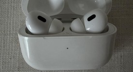 Used
													Apple AirPods Pro 2 - Lightning, photo 4 of 6