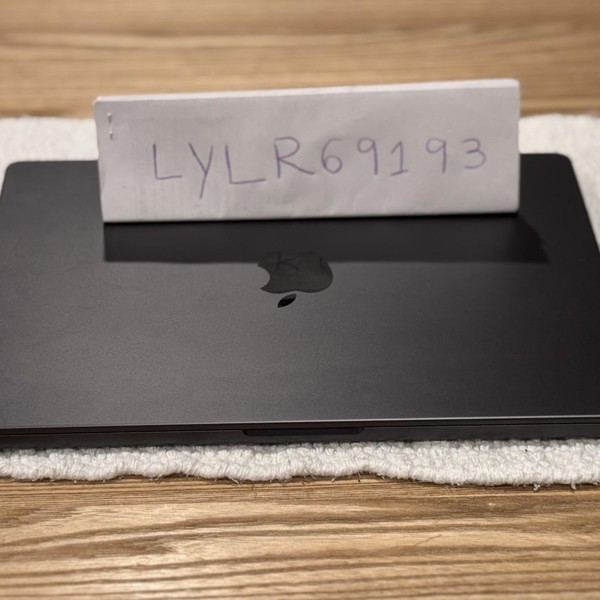 MacBook Pro Late 2023 (M3) - 14 inch - 512 GB, Black, 18 GB, Apple M3 Pro 11-core, 14-core GPU