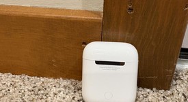 Used
													Apple AirPods 1st Gen - Lightning Case, photo 4 of 7