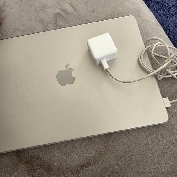 MacBook Air 2023 (M2) - 15 inch - 256 GB, Silver, 8 GB, Apple M2