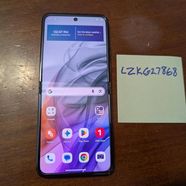 Motorola Razr (2024) - Unlocked, 256 GB, Gray, 8 GB