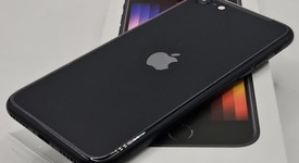 Mint
													Apple iPhone SE 3rd Gen 2022 - Unlocked, Midnight, 64 GB, A2595, photo 5 of 13