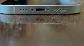 Good
													Apple iPhone 12 - Unlocked, Green, 64 GB, A2172, photo 2 of 11