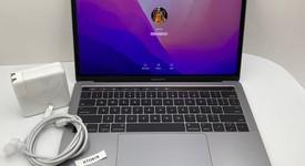 Good
													MacBook Pro 2016 (With Touch Bar) - 13" - Gray, 512 GB, 8 GB, photo 1 of 13