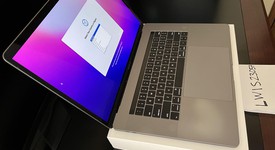 Good
													MacBook Pro 2016 (With Touch Bar) - 15" - Gray, 256 GB, 16 GB, photo 3 of 10