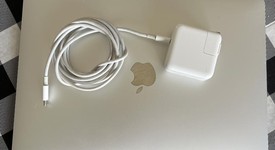 Good
													MacBook Air 2019 - 13" - I5, Silver, 128 GB, 8 GB, photo 3 of 5