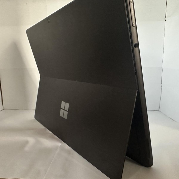 Microsoft Surface Pro 8 - 256 GB, Graphite, 8 GB, Intel Core i5