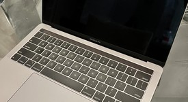 Good
													MacBook Pro 2018 (With Touch Bar) - 13" - I5, Gray, 256 GB, 16 GB, photo 5 of 9