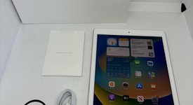 Good
													Apple iPad Pro 9.7" - Unlocked, Rose Gold, 128 GB, A1674, photo 1 of 9