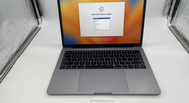 Fair
													MacBook Pro 2017 (No Touch Bar) - 13" - I5, Gray, 256 GB, 8 GB, photo 1 of 6