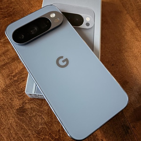 Google Pixel 10 Pro - Unlocked, 128 GB, Moonstone, G4QUR