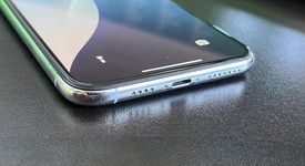 Good
													Apple iPhone Xs Max - Unlocked, Silver, 64 GB, A1921, photo 3 of 9