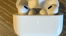 Used
													Apple AirPods Pro 2 - USB-C, photo 2 of 5