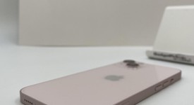 Mint
													Apple iPhone 13 - Unlocked, Pink, 128 GB, A2482, photo 4 of 5