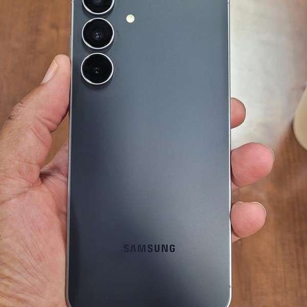 Samsung Galaxy S25 FE - Metro by T-Mobile, 128 GB, Black, SM-S731U