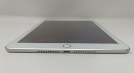 Good
													Apple iPad 6th Gen - Wi-Fi, Silver, 128 GB, A1893, photo 3 of 6