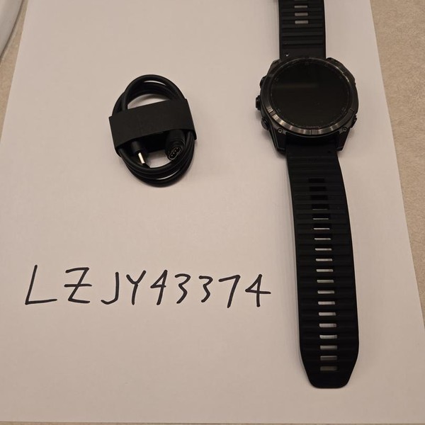 Garmin Fenix 8 - Carbon, AMOLED