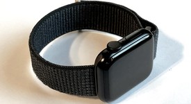 Good
													Apple Watch SE 2nd Gen 40mm - Midnight, A2722 - GPS, Aluminum, photo 1 of 9