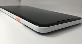 Good
													Google Pixel 2 XL - Unlocked, Black & White, 64 GB, Google Edition, photo 5 of 8