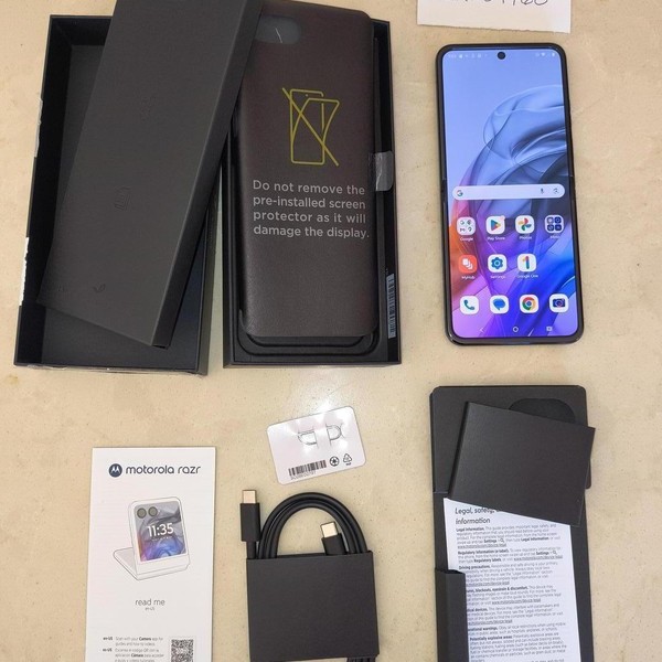 Motorola Razr (2024) - Total by Verizon, 256 GB, Gray, 8 GB