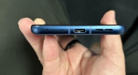 Mint
													Motorola Razr (2025) - Unlocked, Blue, 256 GB, 8 GB, photo 4 of 6