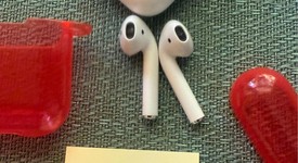Used
													Apple AirPods 2nd Gen - Lightning Case, photo 5 of 11