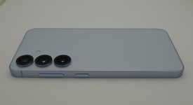 Good
													Samsung Galaxy S25 - Unlocked, Icy Blue, 256 GB, 12 GB, SM-S931U1, photo 3 of 4