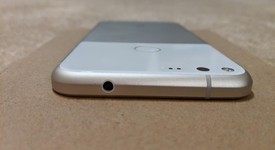 Good
													Google Pixel XL - Unlocked, Silver, 128 GB, 4 GB, Google Edition, photo 5 of 9