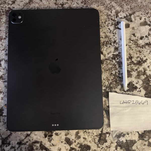 Apple iPad Pro 13 inch (M4) 2024 - Verizon, 256 GB, Black, 8 GB, A2926, Standard Glass