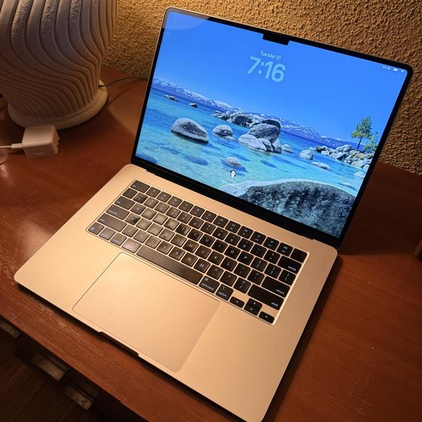 MacBook Air 2024 (M3) - 15 inch - 256 GB, Starlight, 8 GB, Apple M3, 10-core GPU