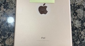 Good
													Apple iPad 6th Gen - Wi-Fi, Gold, 32 GB, A1893, photo 6 of 6