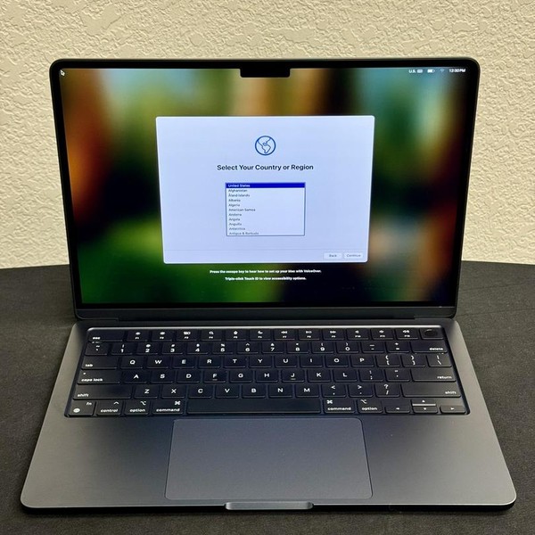 MacBook Air 2024 (M3) - 13 inch - 256 GB, Midnight, 8 GB, Apple M3, 8-core GPU
